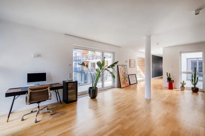 Moderne Großzügigkeit im Herzen der Hauptstadt – Wohnen in Berlin Mitte — photo 1
